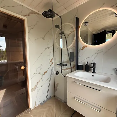 Sadama Petite With Private Mini