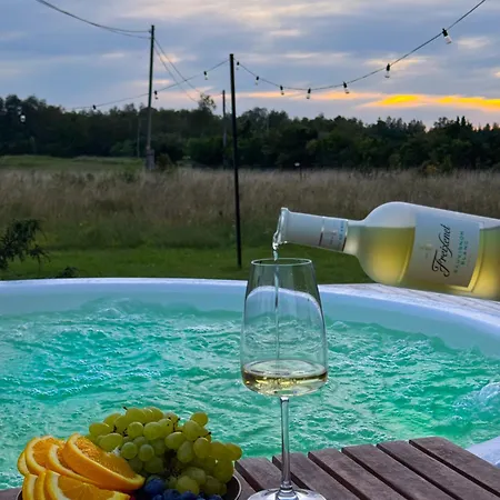 Sadama Petite With Private Mini Willa